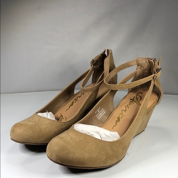 American Rag Shoes - [194] American Rag 8 M Miley Chop Out Wedges